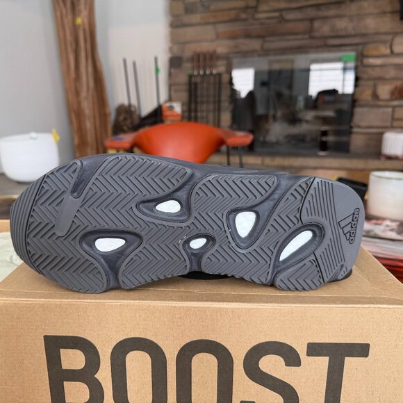 Adidas Yeezy Boost 700 V2 Vanta Black – Size 11 – NEW IN BOX